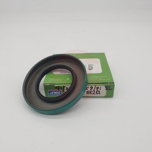 OIL SEAL SKF CR 13739 - Image 2